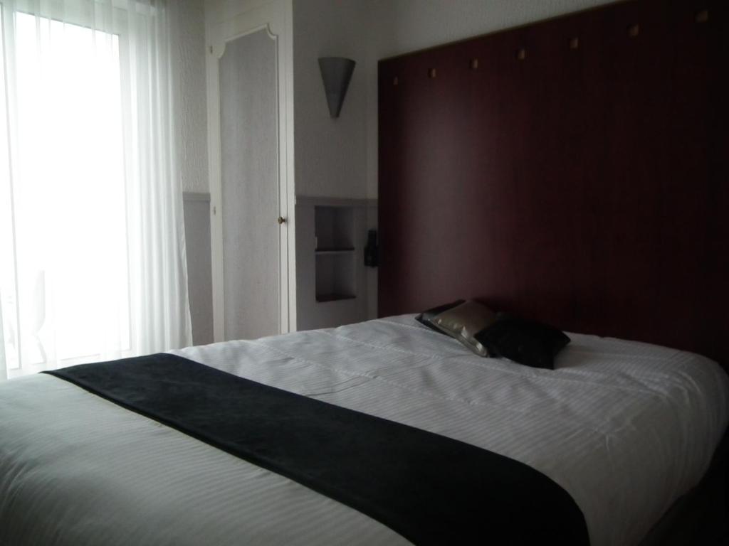 Logis Cosy - Hotel Le Moulin Neuf - Chantonnay Kamer foto