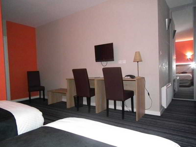 Logis Cosy - Hotel Le Moulin Neuf - Chantonnay Buitenkant foto